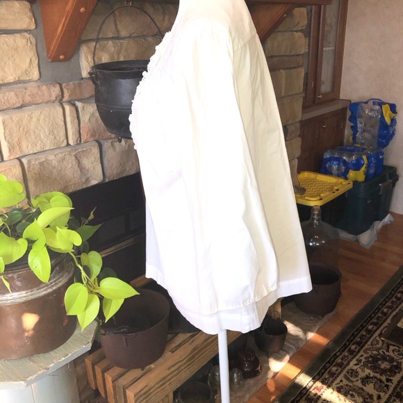 METRO 7 SIZE LARGE WHITE 3/4 SLEEVE TOP CROCHET LACE ON CHEST PLEATED FRONT - Picture 4 of 6